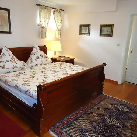 Pensjonat Am Alten Fronhof 3*